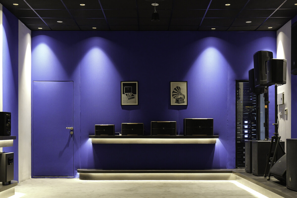 audio experience centre for apex solutions